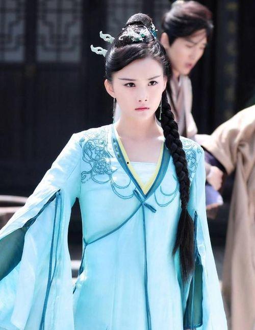 陛下你的小青梅环环相克,陛下与小青梅的甜蜜纠葛